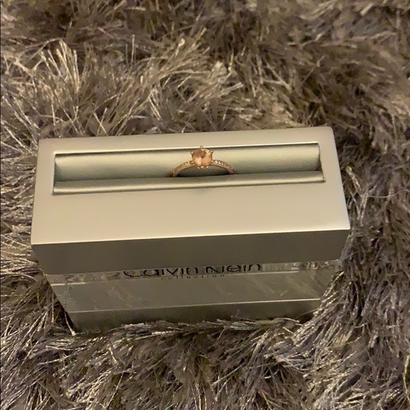 Calvin Klein Logo/Display - Picture 4 of 7